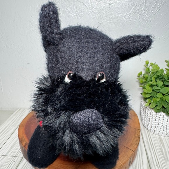 Russ Berrie Quincy Scottie Dog Plush Black Scottish Terrier Red Houndstooth 14" - Picture 9 of 9